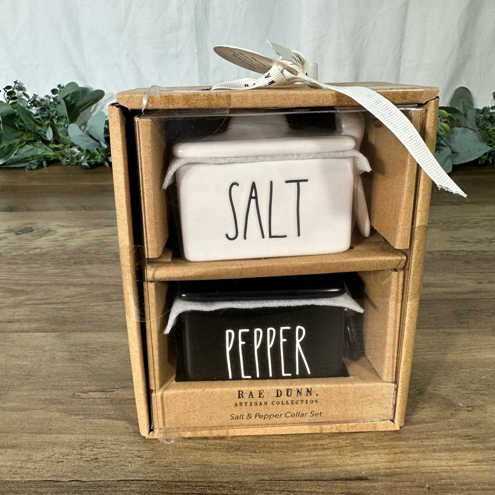 Rae Dunn SALT & PEPPER set with spoons